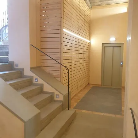 Basses Apartment Vic